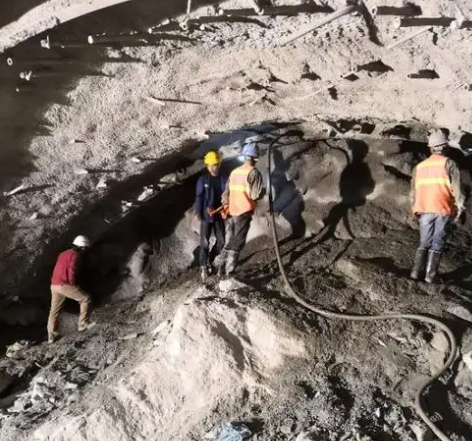 晋城隧道拱顶带模注浆料，微膨胀注浆料的特点及施工工艺